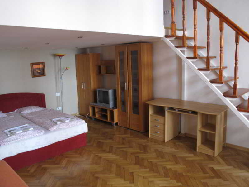 Jimi Hendrix Hotel 2*